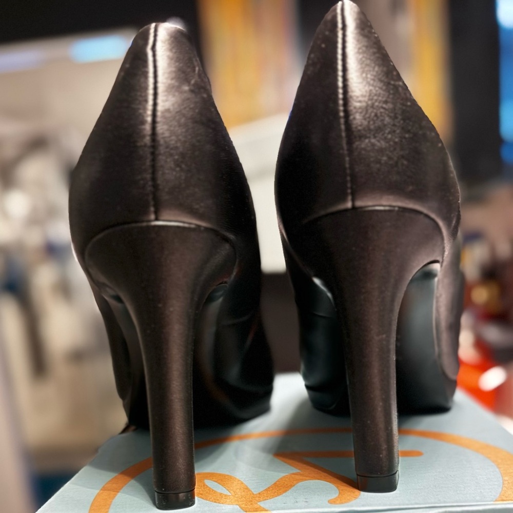 Life Stride Black High Heels